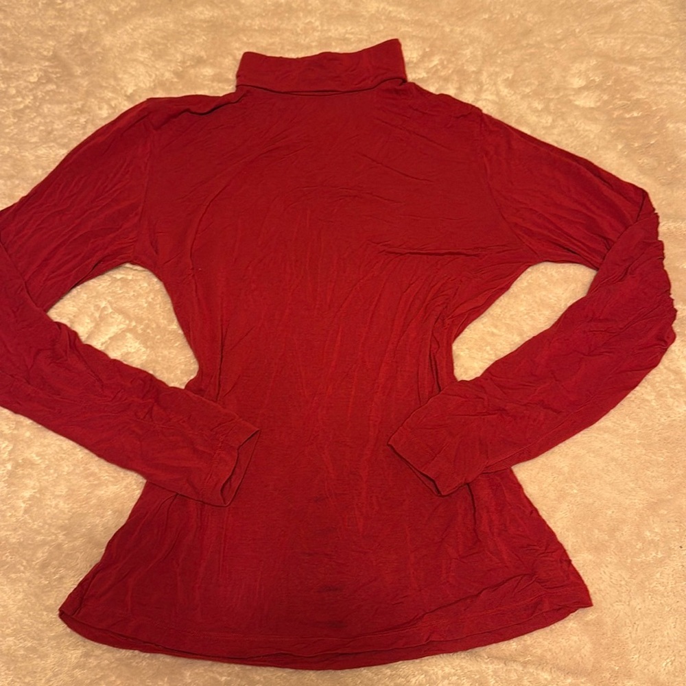 WOMENS red VALENTINEs Turtleneck!!